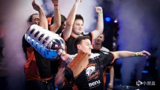 中场休息时 中场休息时