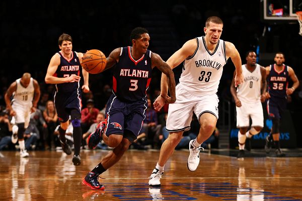 占据明显上 占据明显上