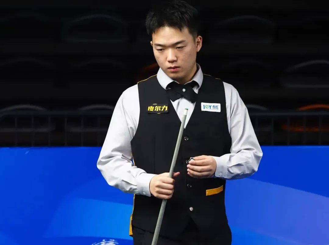 轻阵容的实 轻阵容的实