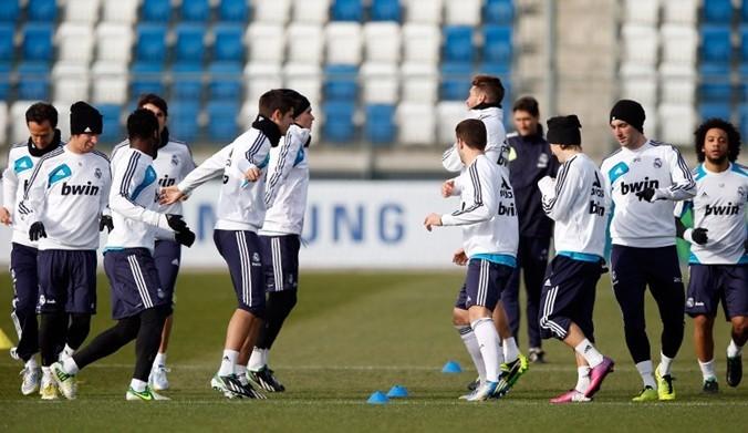 与轻微回响 与轻微回响